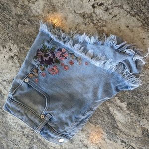 Mossimo floral embroidered jean short